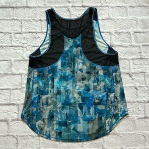 Size 8 Lululemon sculpt tank 2